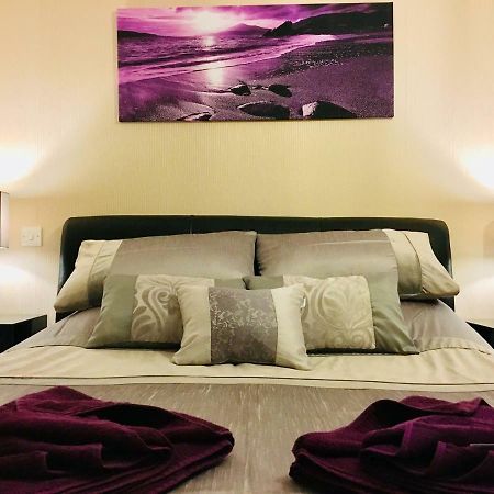 Azim And Suzi'S City Centre Apartment אינברנס מראה חיצוני תמונה