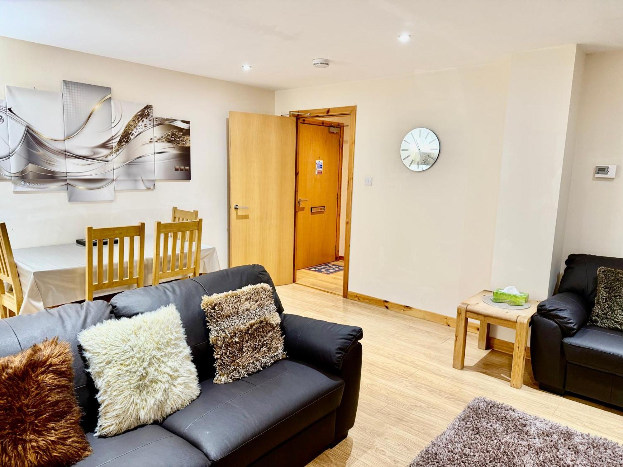 Azim And Suzi'S City Centre Apartment אינברנס מראה חיצוני תמונה