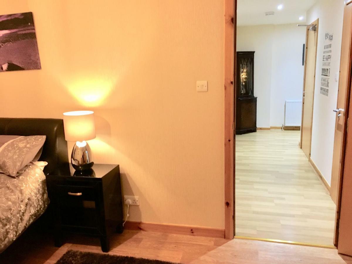 Azim And Suzi'S City Centre Apartment אינברנס מראה חיצוני תמונה