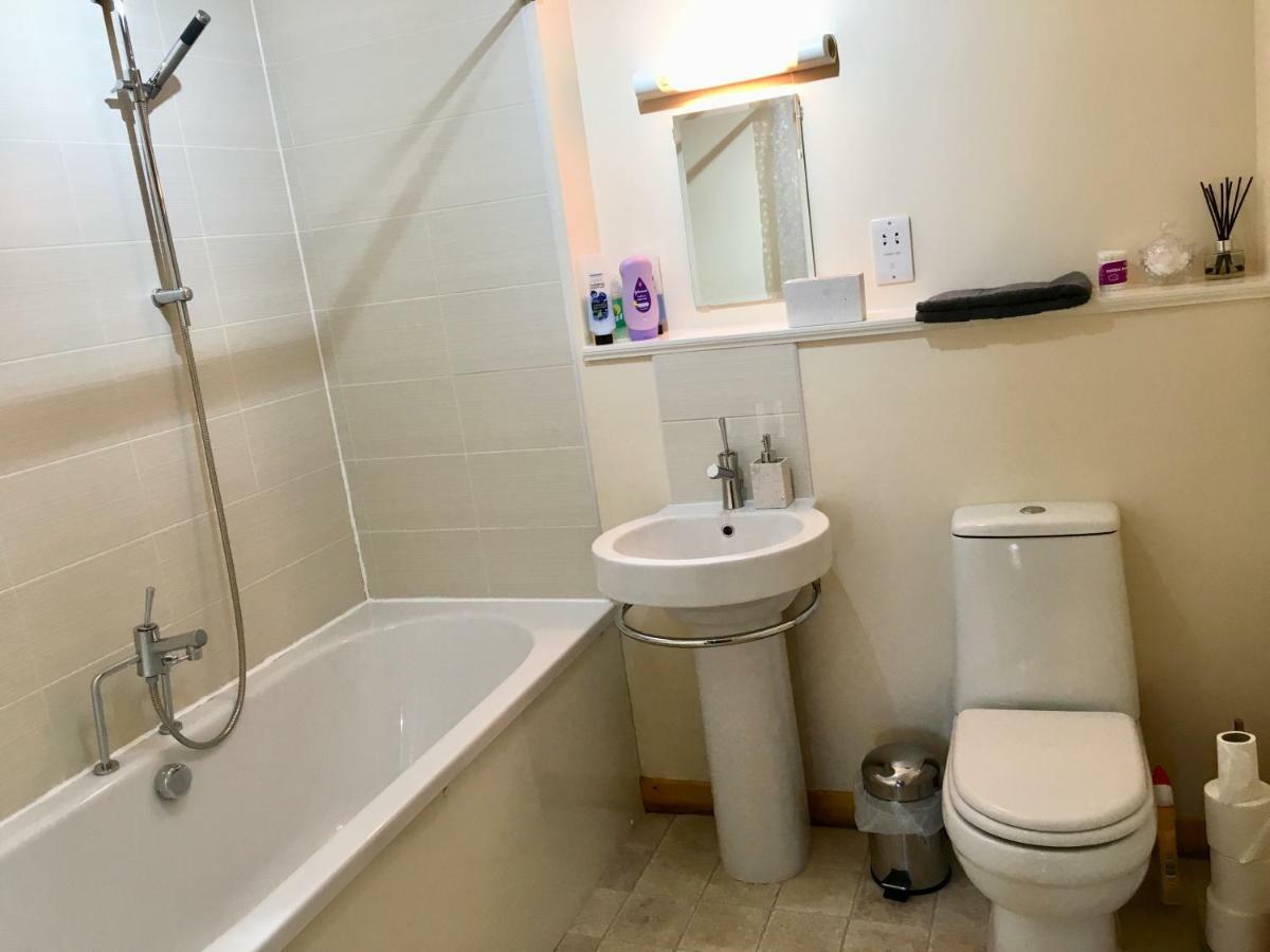 Azim And Suzi'S City Centre Apartment אינברנס מראה חיצוני תמונה