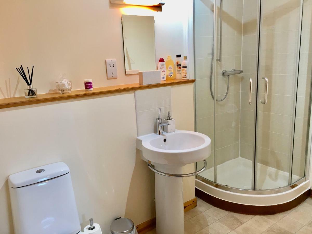 Azim And Suzi'S City Centre Apartment אינברנס מראה חיצוני תמונה