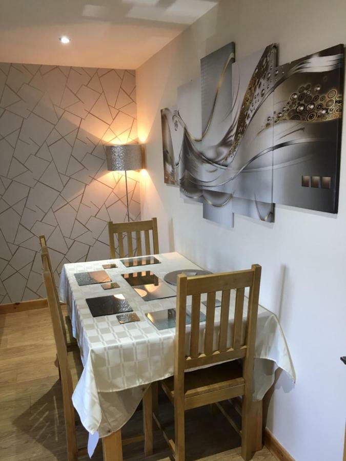 Azim And Suzi'S City Centre Apartment אינברנס מראה חיצוני תמונה